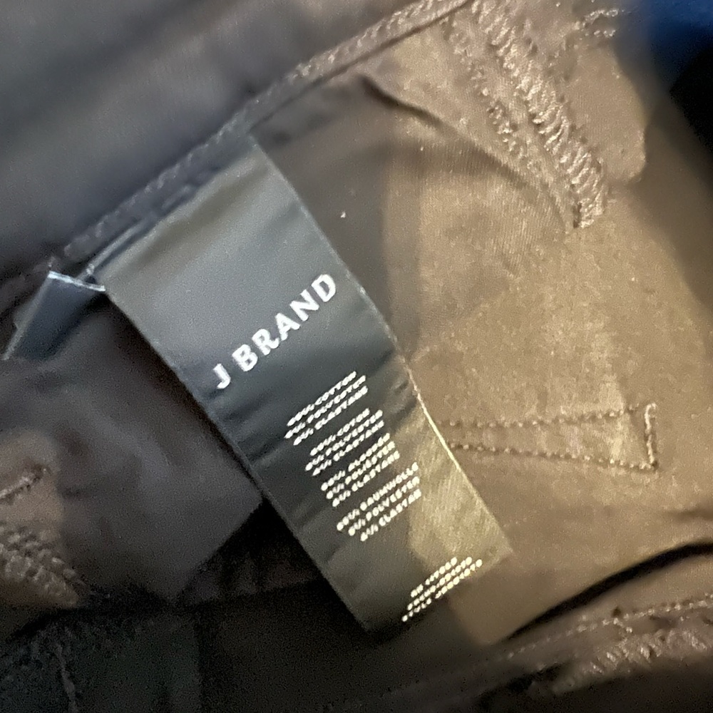 J Brand photo ready Jean with silver piping - Picture 2 of 7